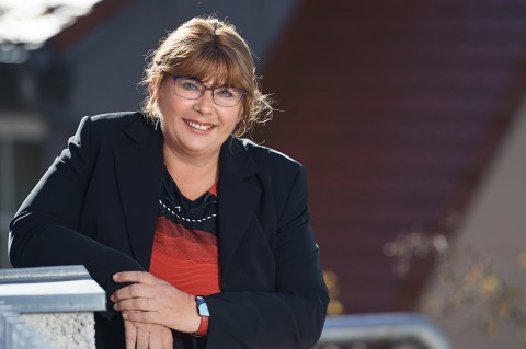 Rednerin mit Herz - Renate Ullrich, Trauredner Wendelstein, Kontaktbild Rednerin mit Herz - Renate Ullrich, Trauredner Wendelstein, Kontaktbild