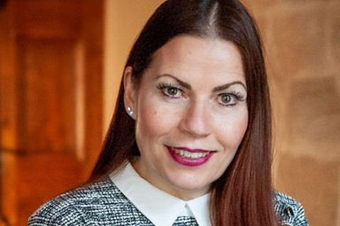 Heike Malopolski - freie Rednerin & Sängerin, Trauredner Leinburg, Kontaktbild